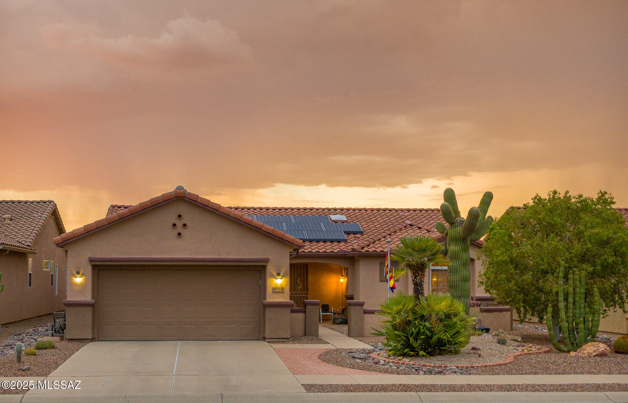 Property Photo: 8064 W Greensleeves Way AZ 85743