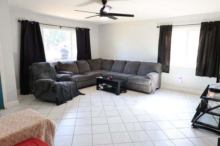 Property Photo:  1933 W Buena Vista Avenue  CA 93291 
