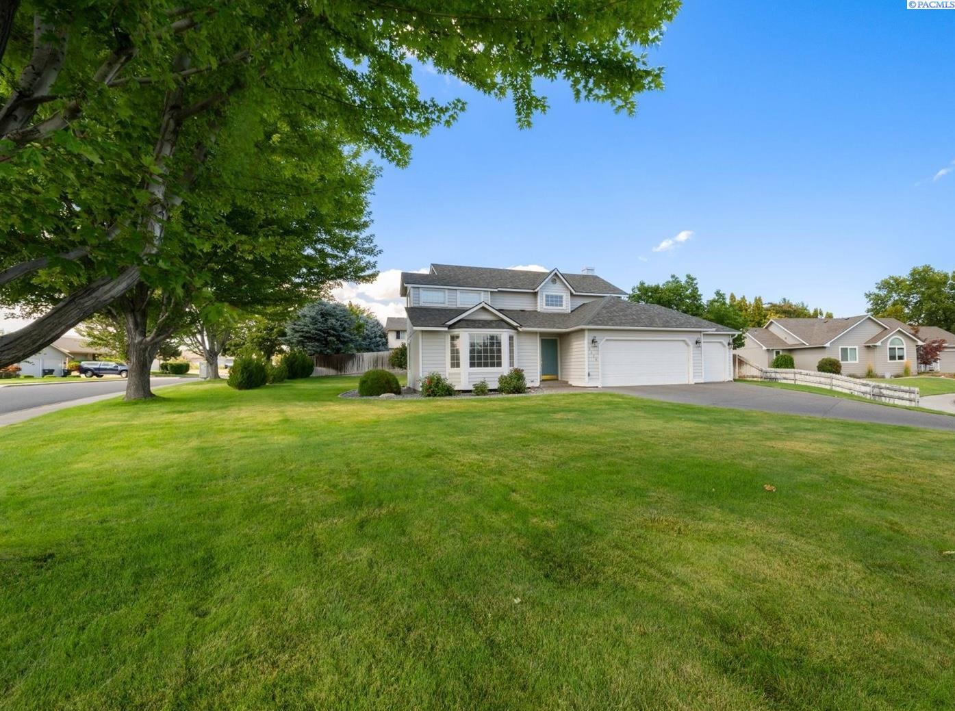 Property Photo: 5420 Swan Ct WA 99353