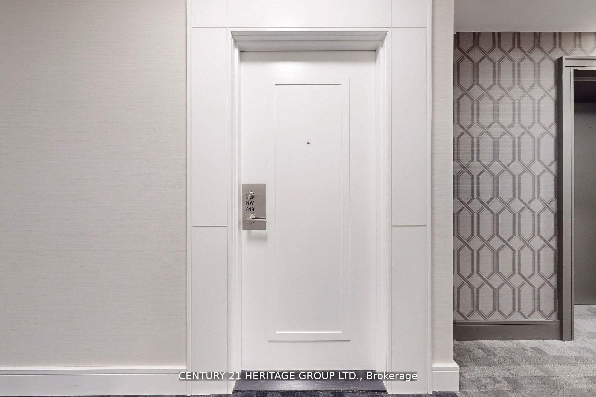 Property Photo: 9201 Yonge Street 319 ON L4C 6Z2