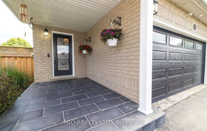 Photo de la propriété: 39 Beardmore Crescent ON L7J 2Z1