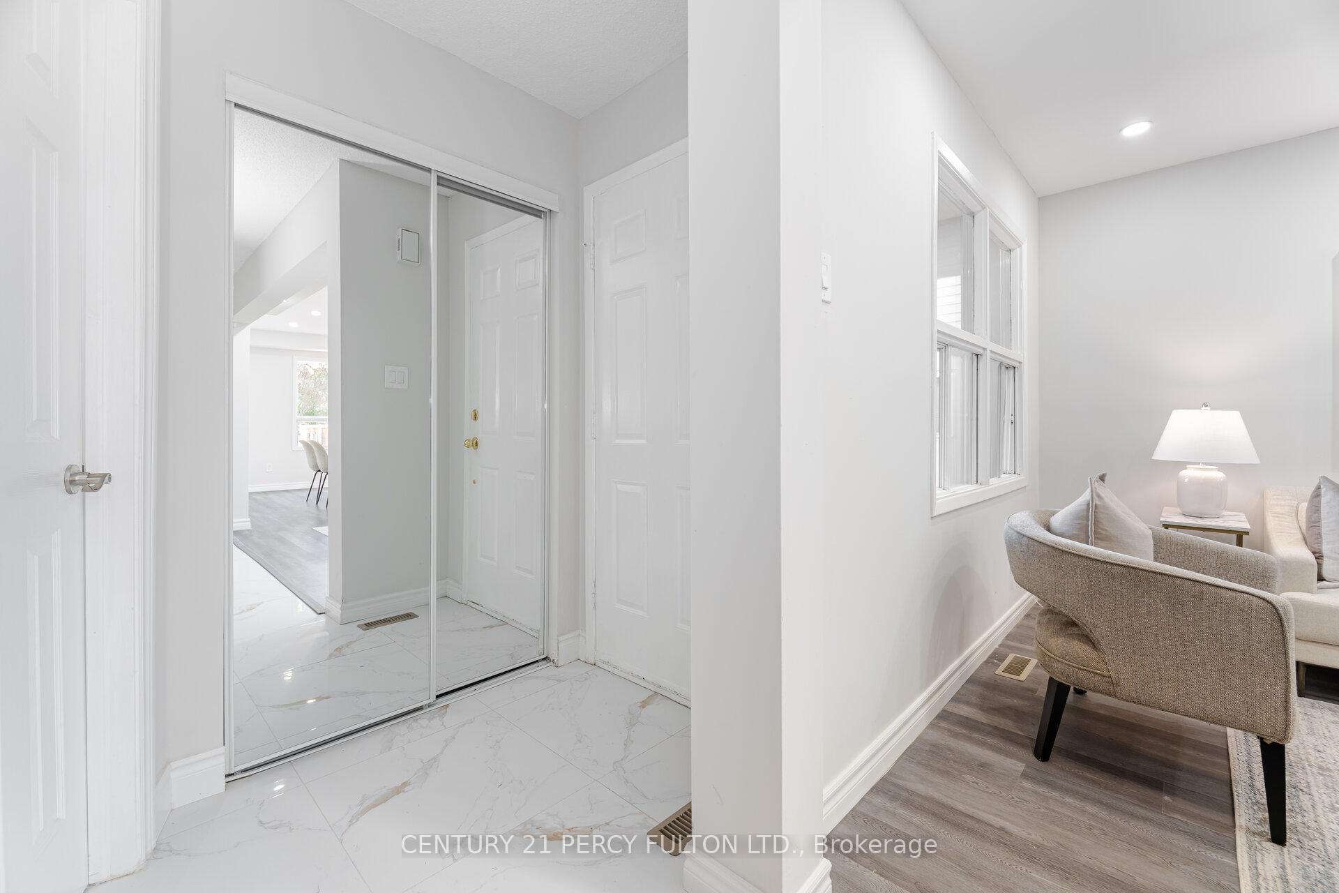 Photo de la propriété:  1927 Parkside Drive  ON L1V 3N6 