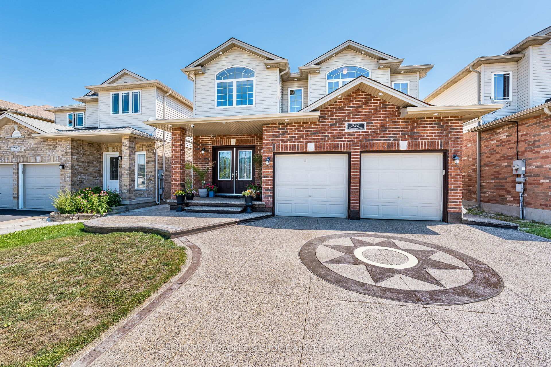 946 Pebblecreek Court N  Kitchener ON N2A 0C5 photo