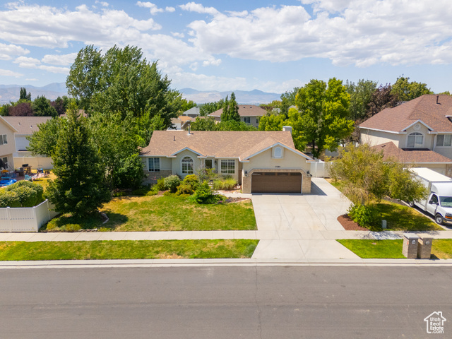 Property Photo: 11686 S Mapleberry Ct UT 84020