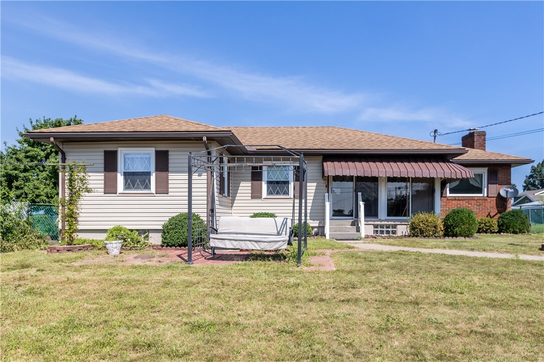 Property Photo:  1213 Frank Ave  PA 15644 
