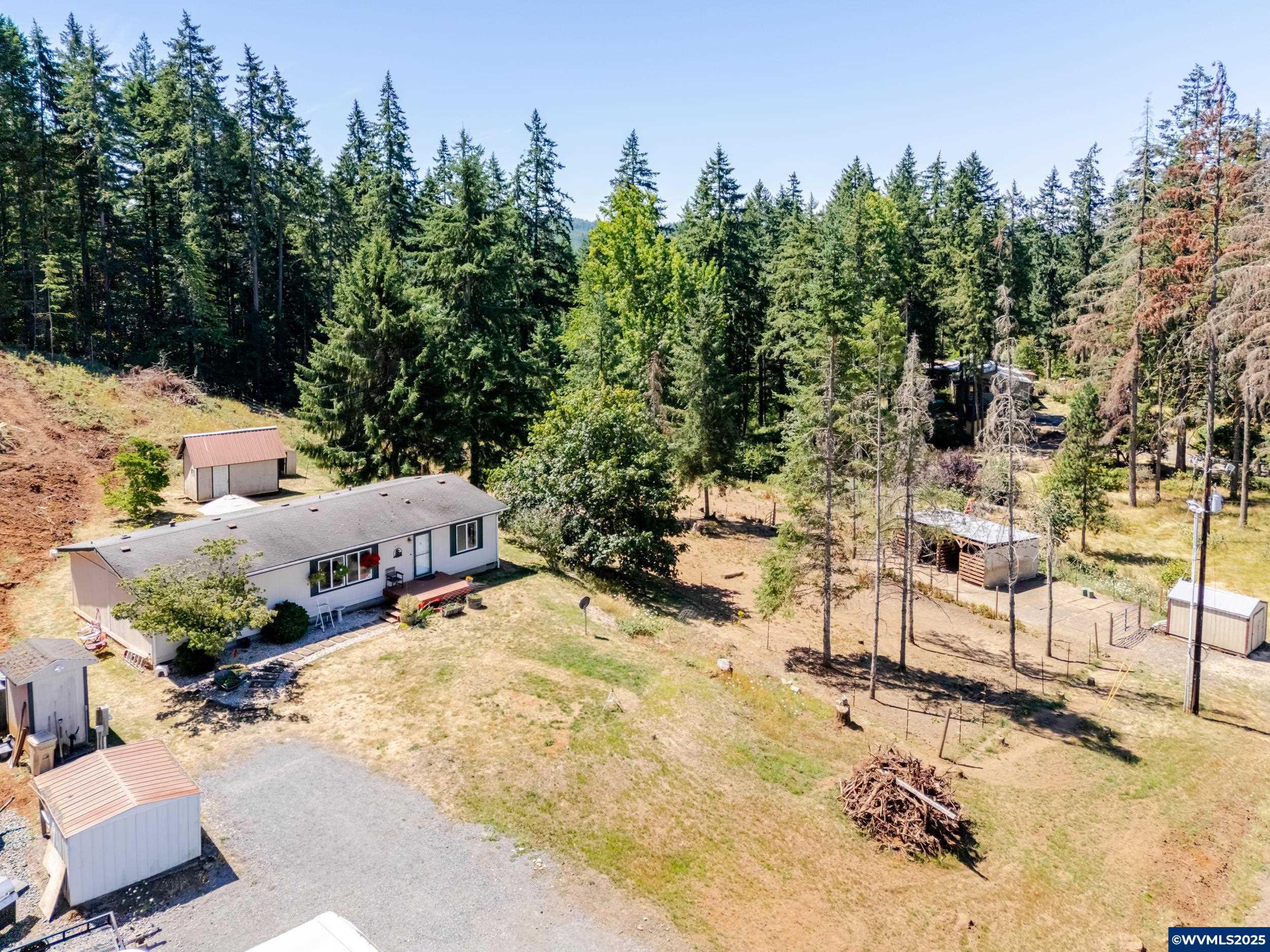 Property Photo: 41320 N Keel Mountain Dr OR 97355