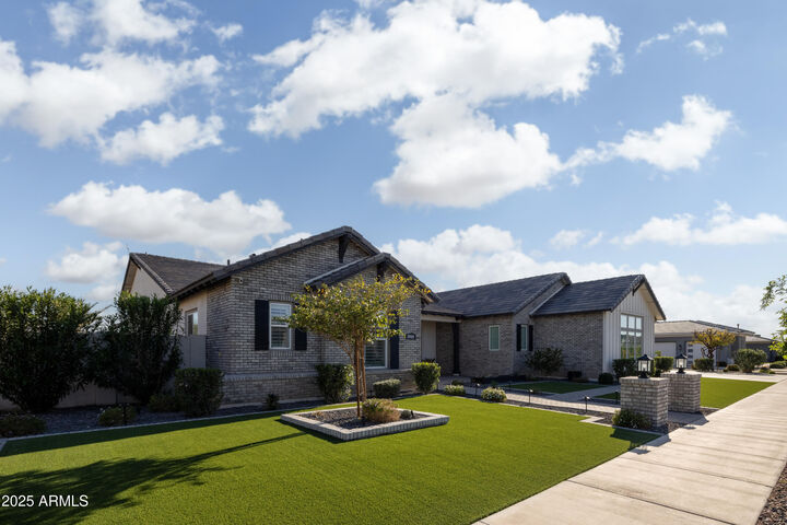 Property Photo:  19901 E Country Meadows Drive  AZ 85142 