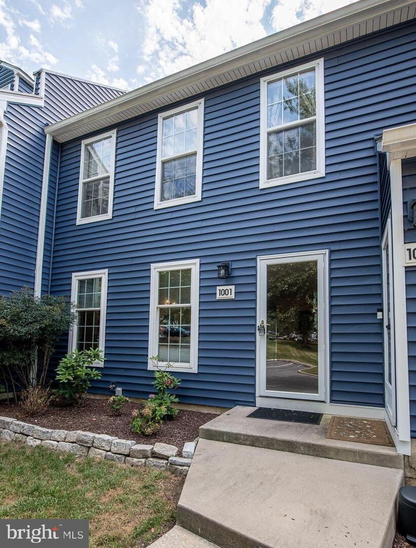 Property Photo:  1001 Roundhouse Court 11  PA 19380 