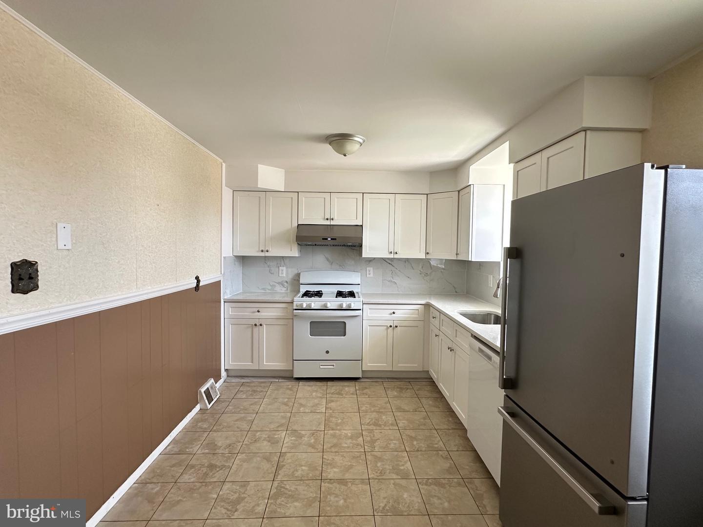 Property Photo: 11125 Kirby Drive PA 19154