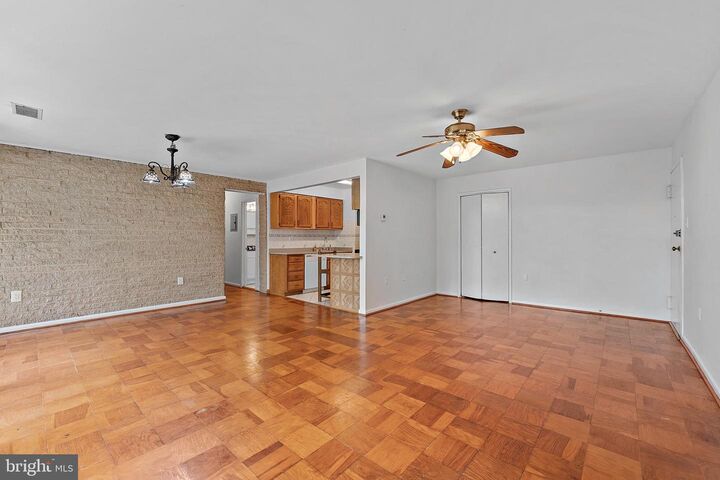 Property Photo: 4420 Briarwood Court N 25 VA 22003
