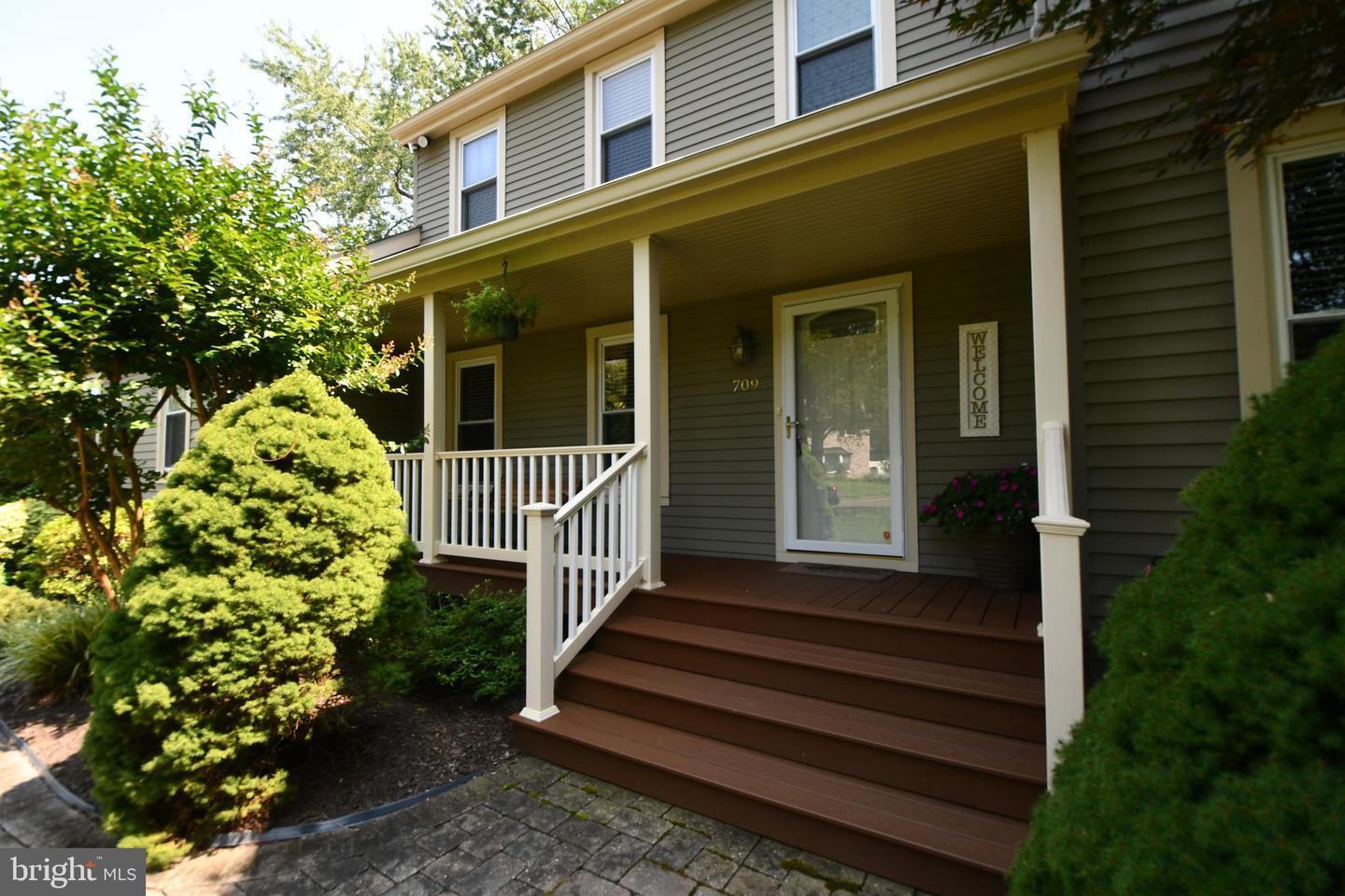 Property Photo: 709 Wynnewood Drive PA 19067