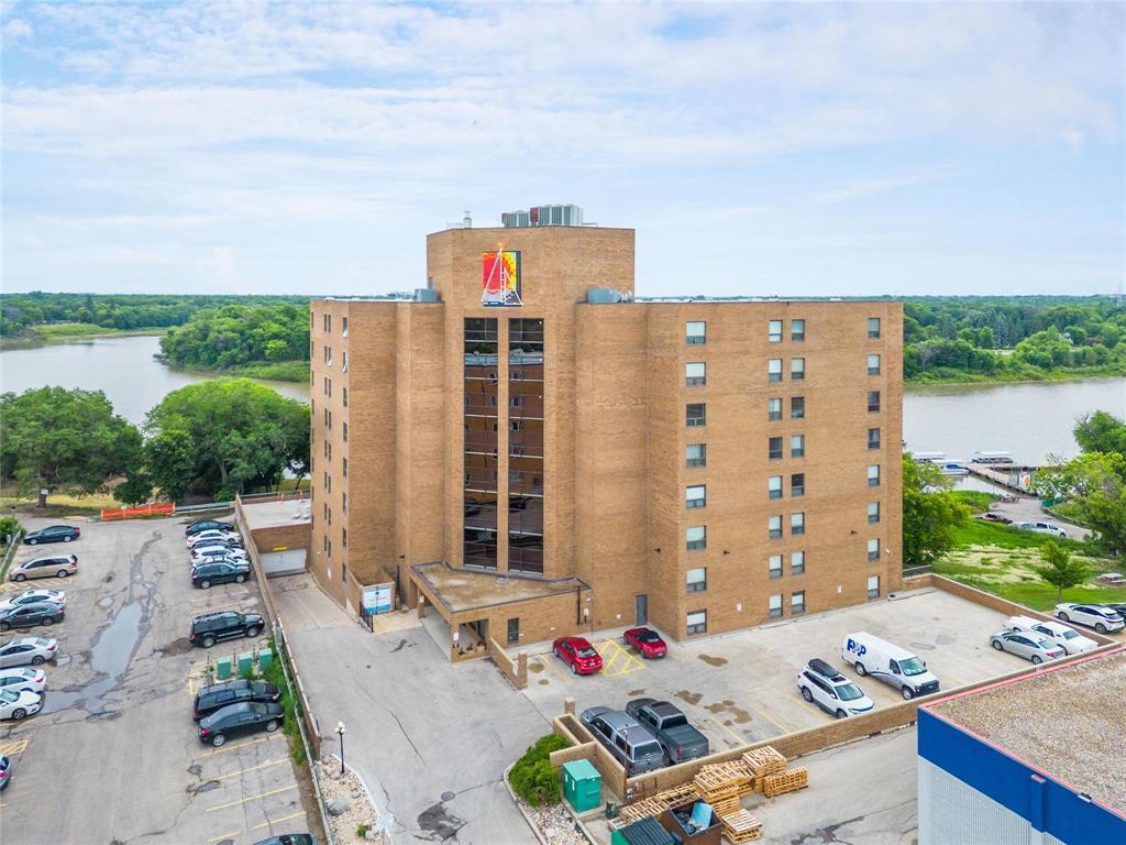 1660 Pembina Highway  Winnipeg MB R3T 2G2 photo