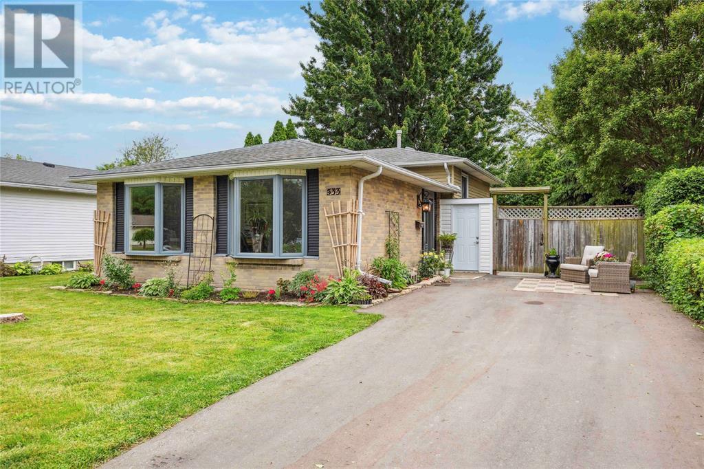 Photo de la propriété: 533 Cardiff Drive ON N7S 4B8