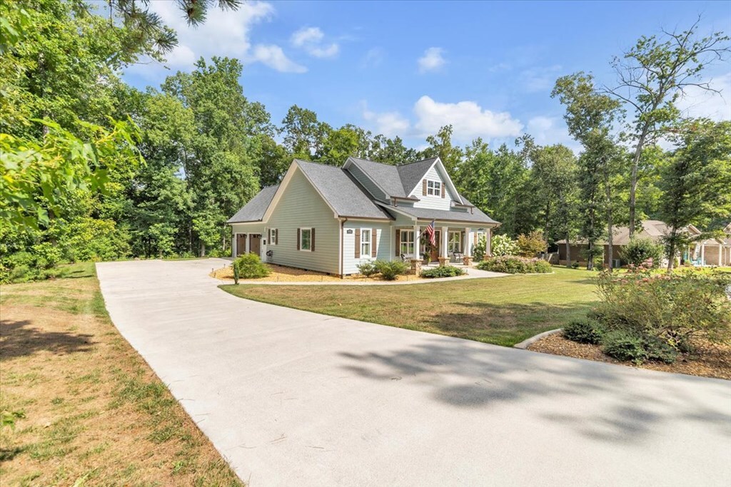 Property Photo: 472 Heritage Circle GA 30705