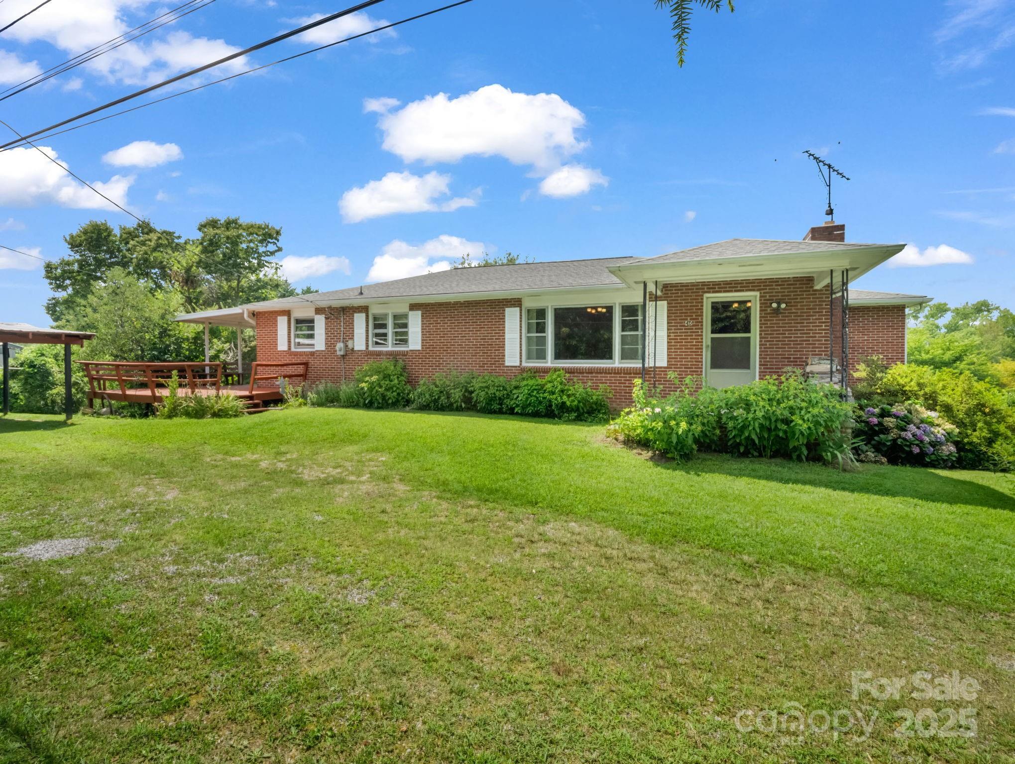 Property Photo: 40 Country View Lane NC 28792