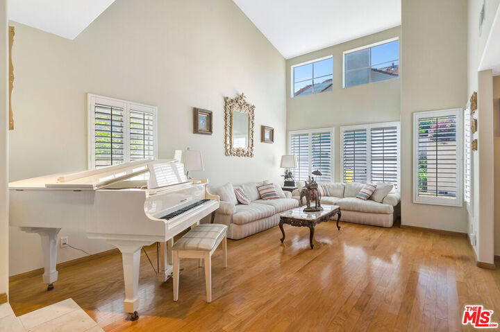 Property Photo:  7435 Bobbyboyar Ave  CA 91307 
