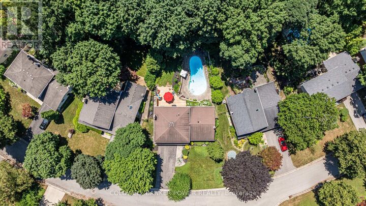 Property Photo: 68 Hampton Crescent ON N6H 2N9