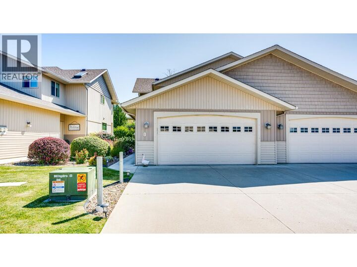 Photo de la propriété:  2751 15 Avenue Northeast 2  BC V1E 2B6 