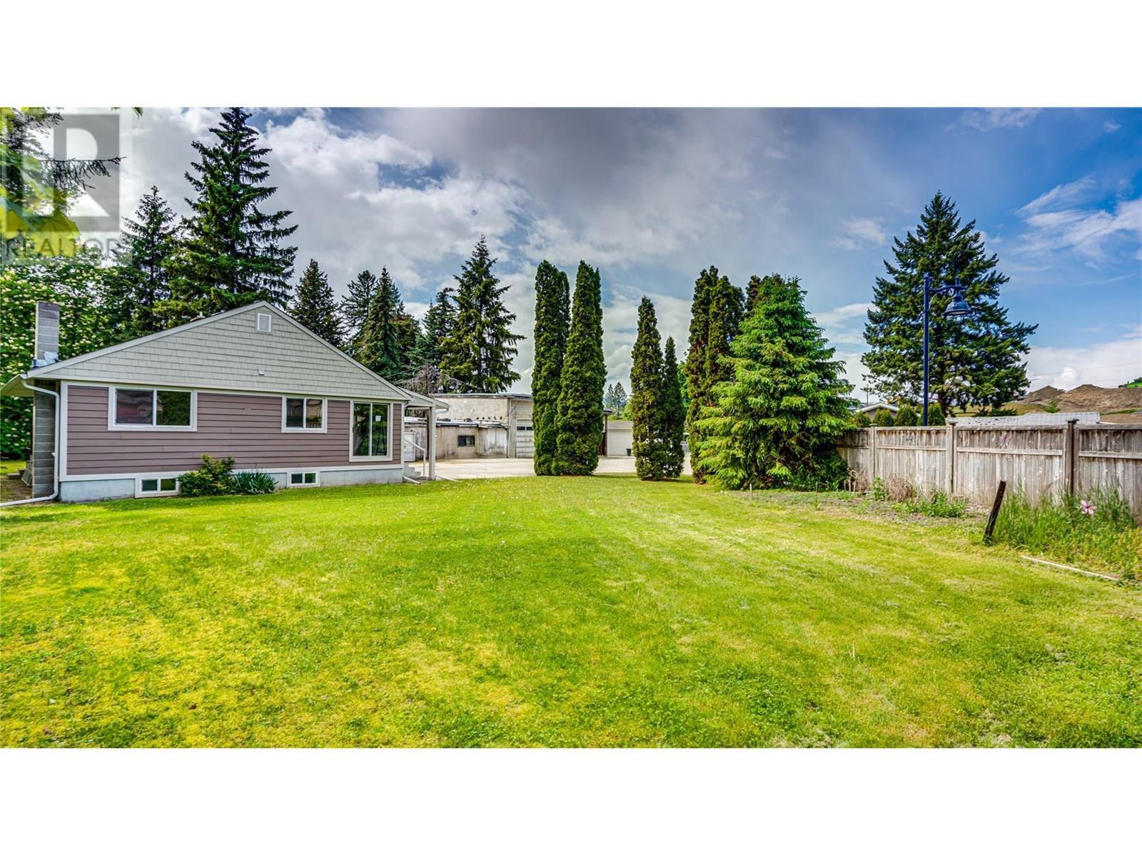 Photo de la propriété: 4615 Pleasant Valley Road BC V1T 4M7