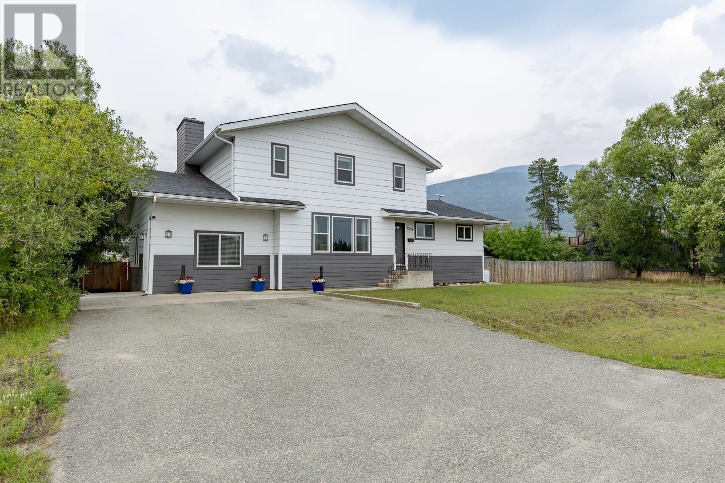 Property Photo:  1250 9th Avenue  BC V0E 2Z0 