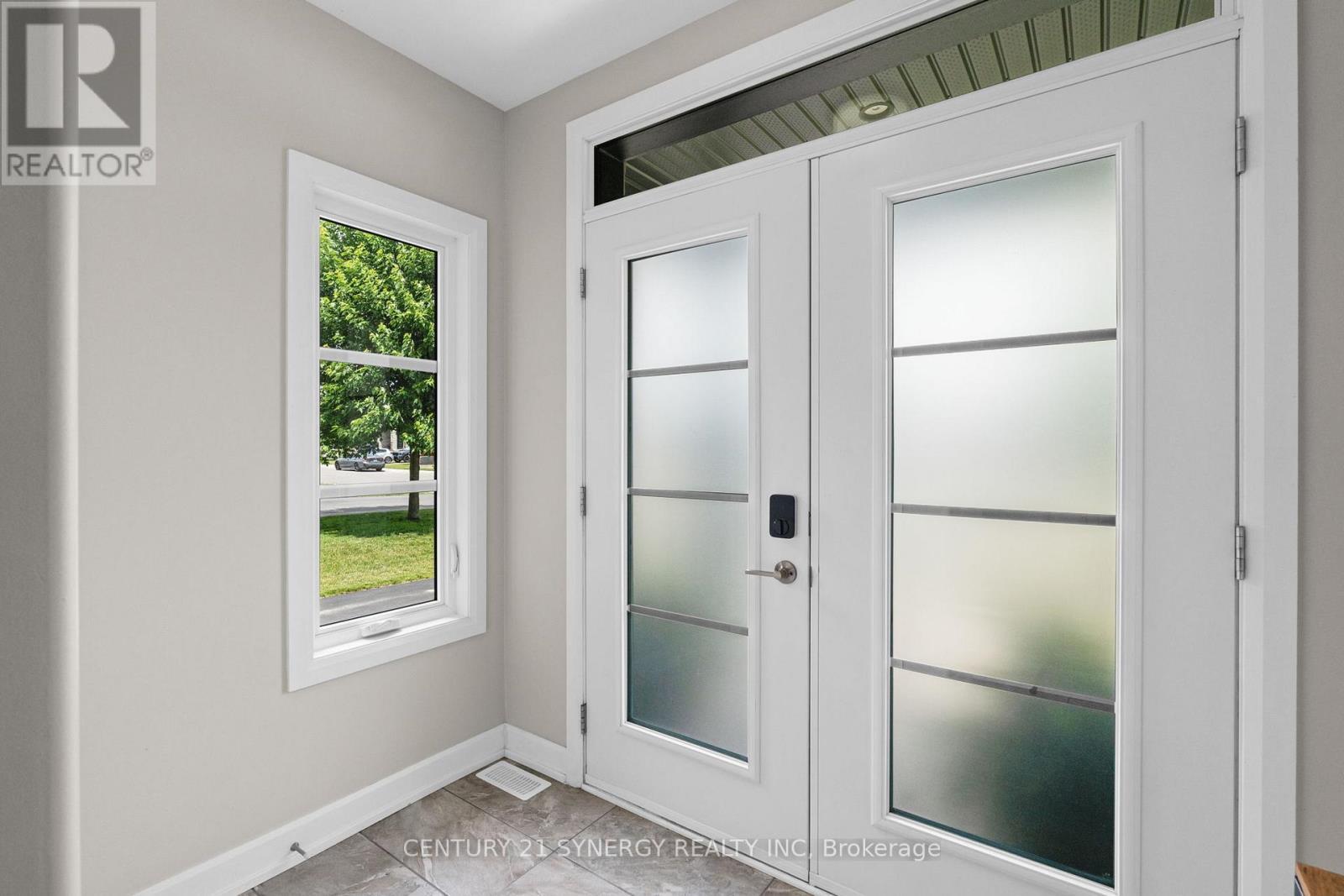 Photo de la propriété:  406 Provence Avenue  ON K0A 1W0 