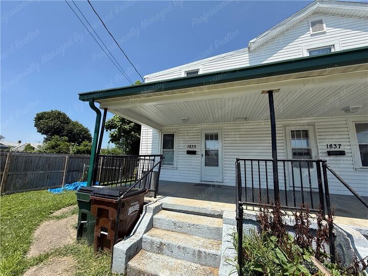 Property Photo:  1835 Hillsdale  OH 45414 