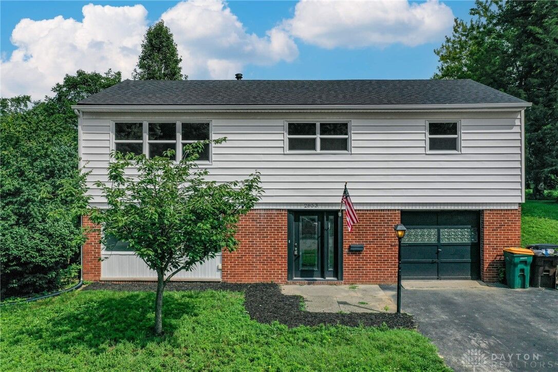 Property Photo:  2853 Comanche Drive  OH 45420 