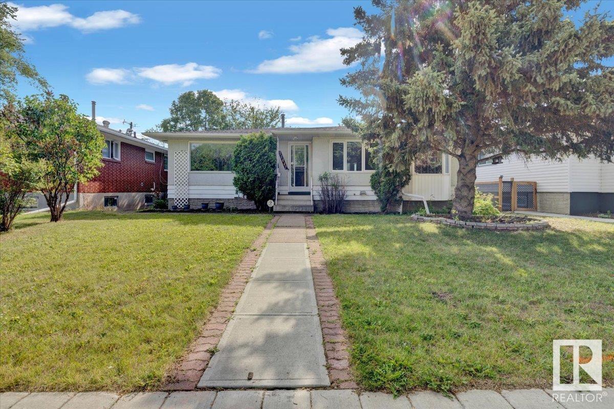 Photo de la propriété: 11447 127 Street NW AB T5M 0V2