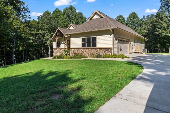 Property Photo:  136 Turkey Trl  TN 37327 