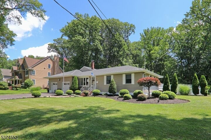 Property Photo: 2268 Redwood Rd NJ 07076