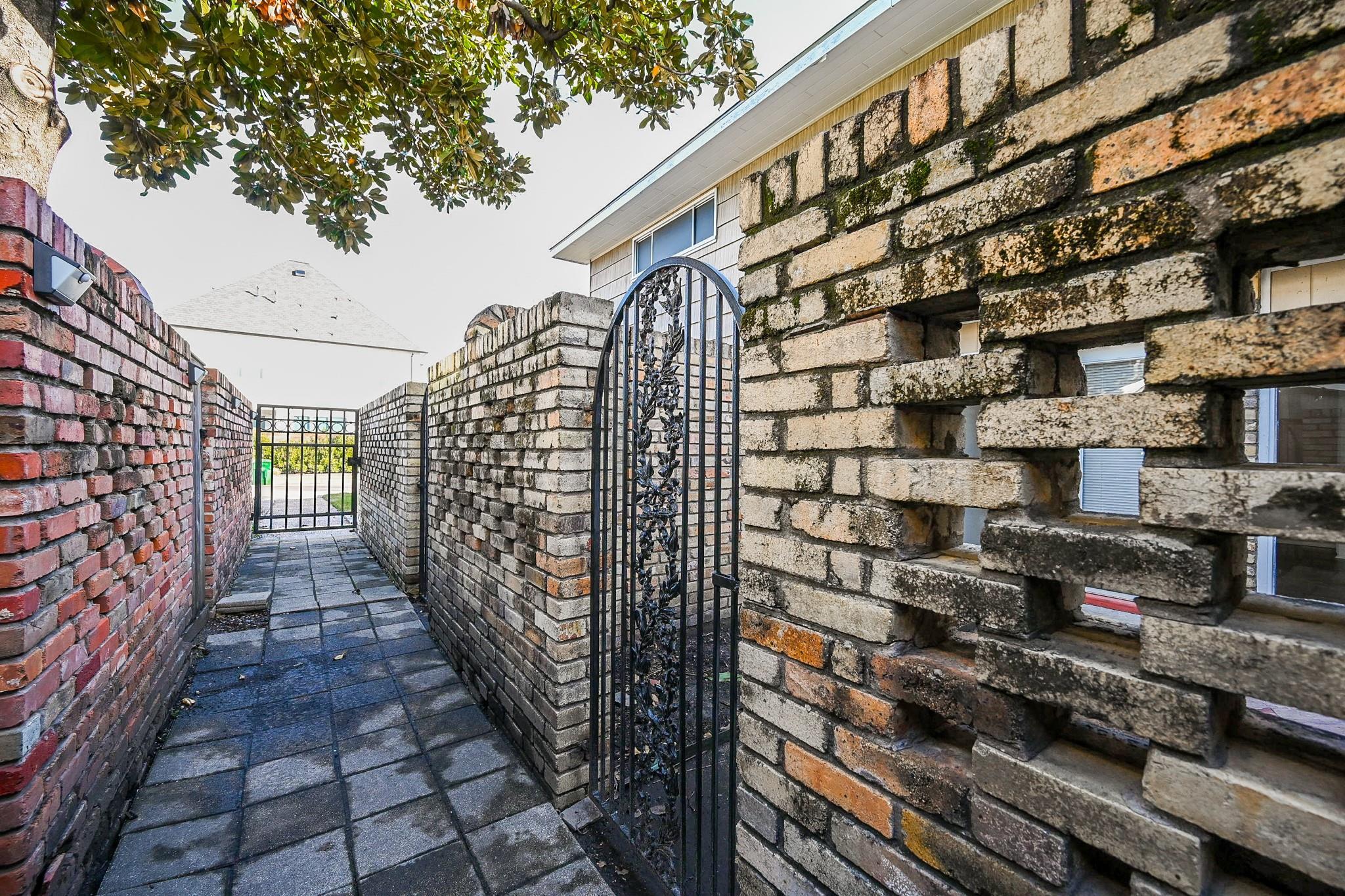 Property Photo: 4723 Merwin Street TX 77027
