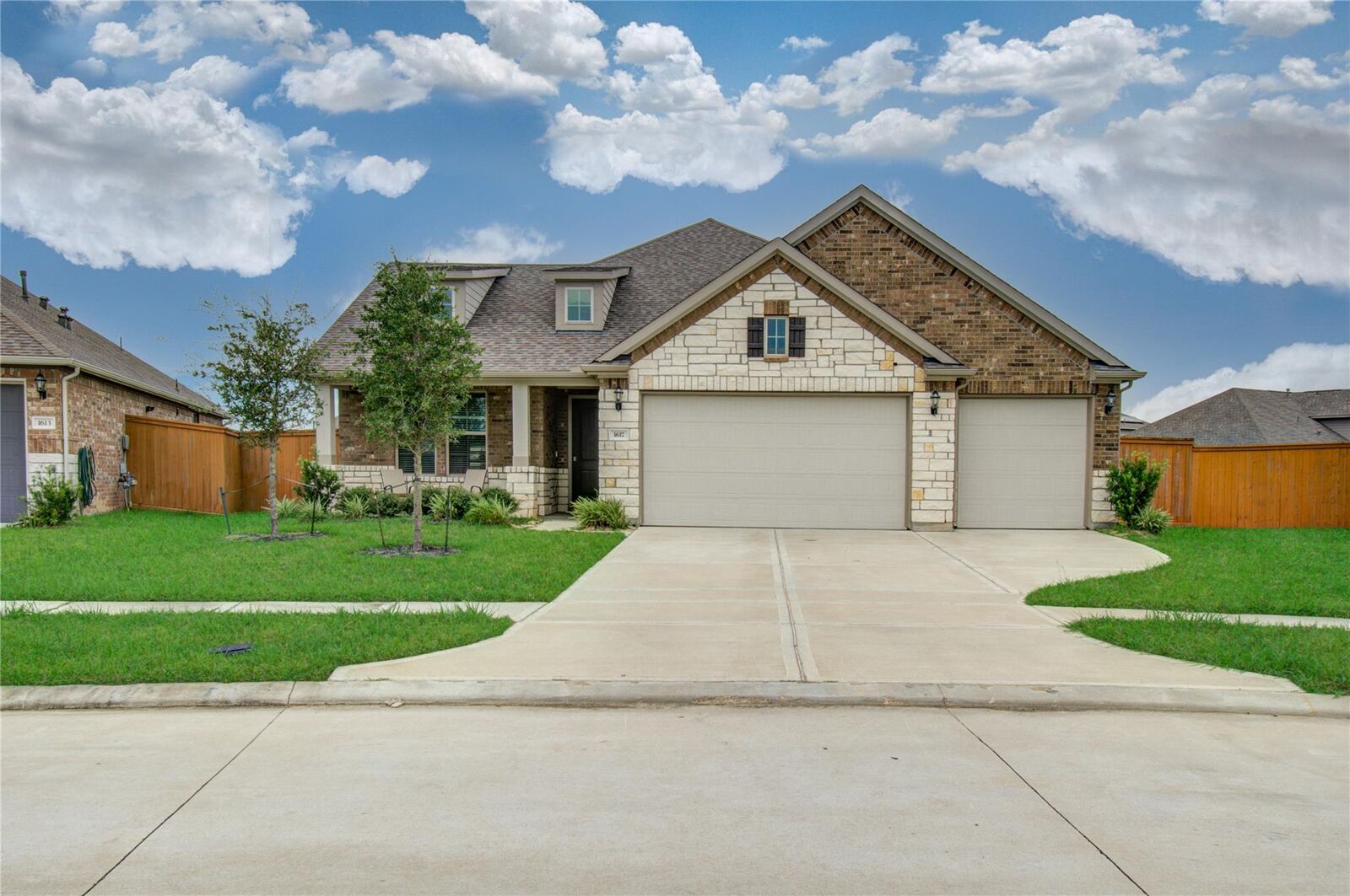 Property Photo:  1617 Black Oak Drive  TX 77583 