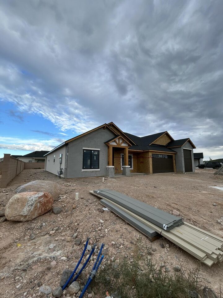 Property Photo: 1810 S Hidden Canyon Rd UT 84720