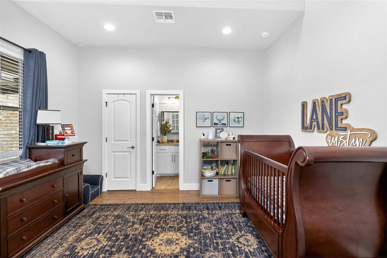 Property Photo: 11101 NE Marigold Ln OK 73541