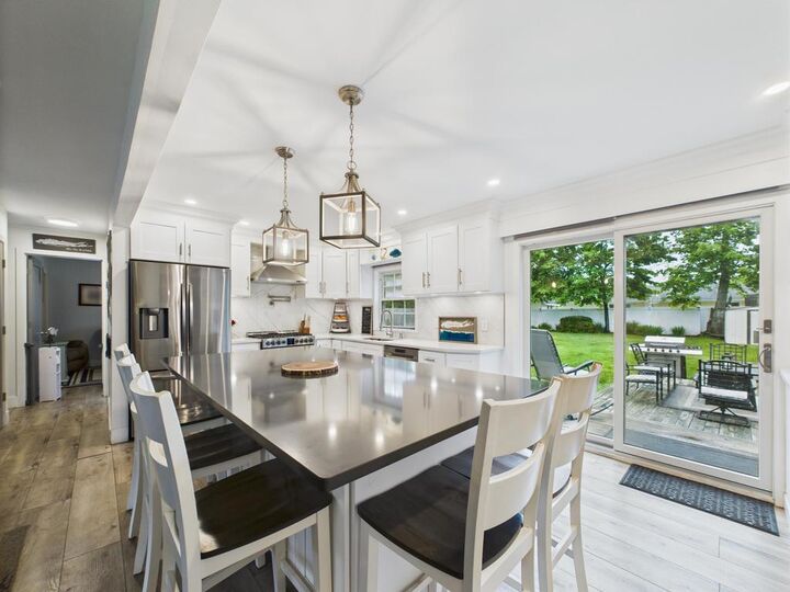Property Photo:  127 Connetquot Road  NY 11769 