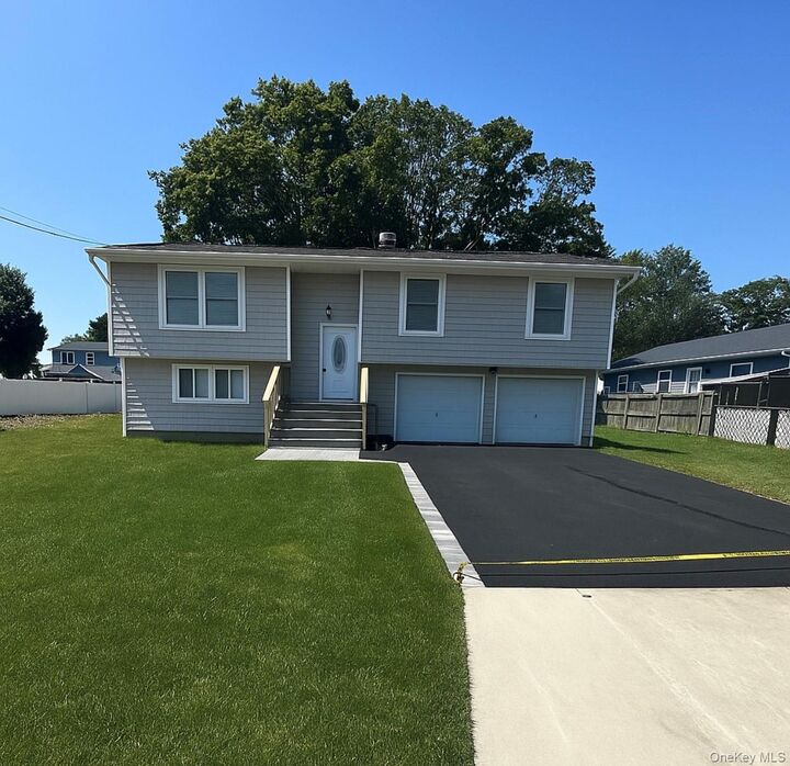 46 Andrews Avenue  Wyandanch NY 11798 photo