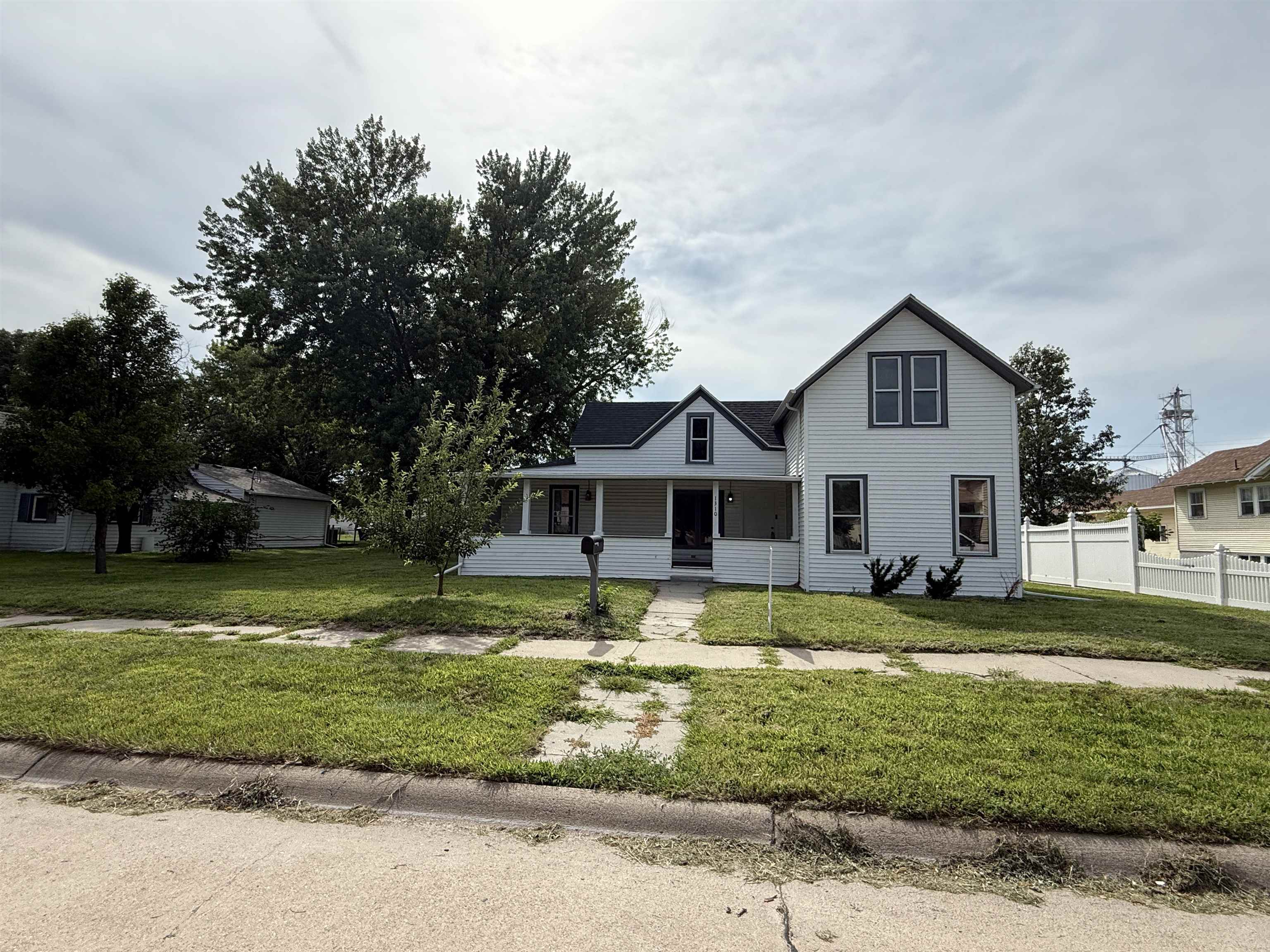Property Photo: 1310 Avenue A NE 69138