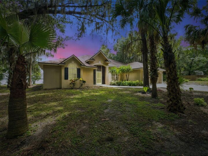 Property Photo:  6048 Una Drive  FL 32773 