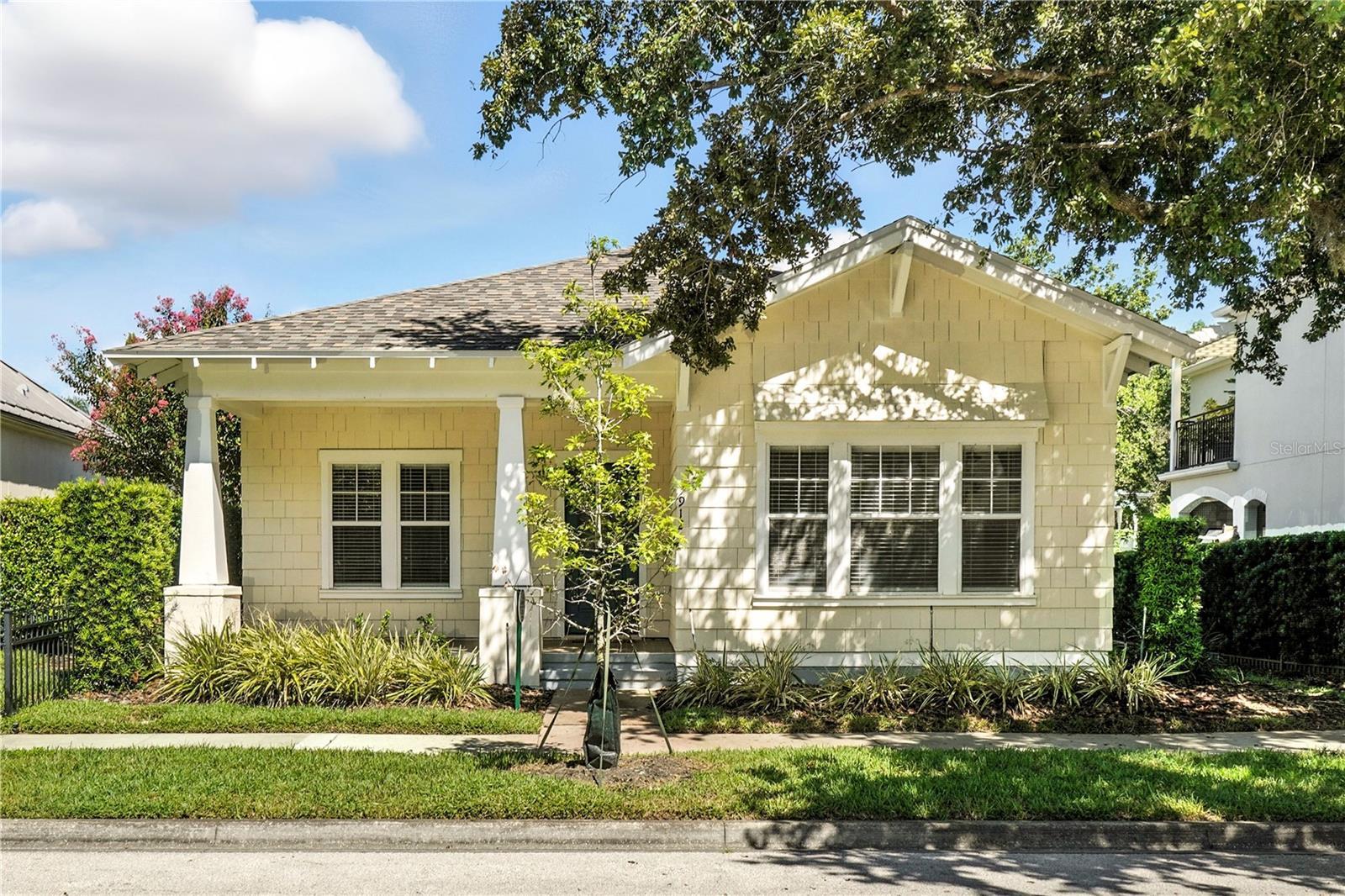 Property Photo:  912 Pawstand Road  FL 34747 