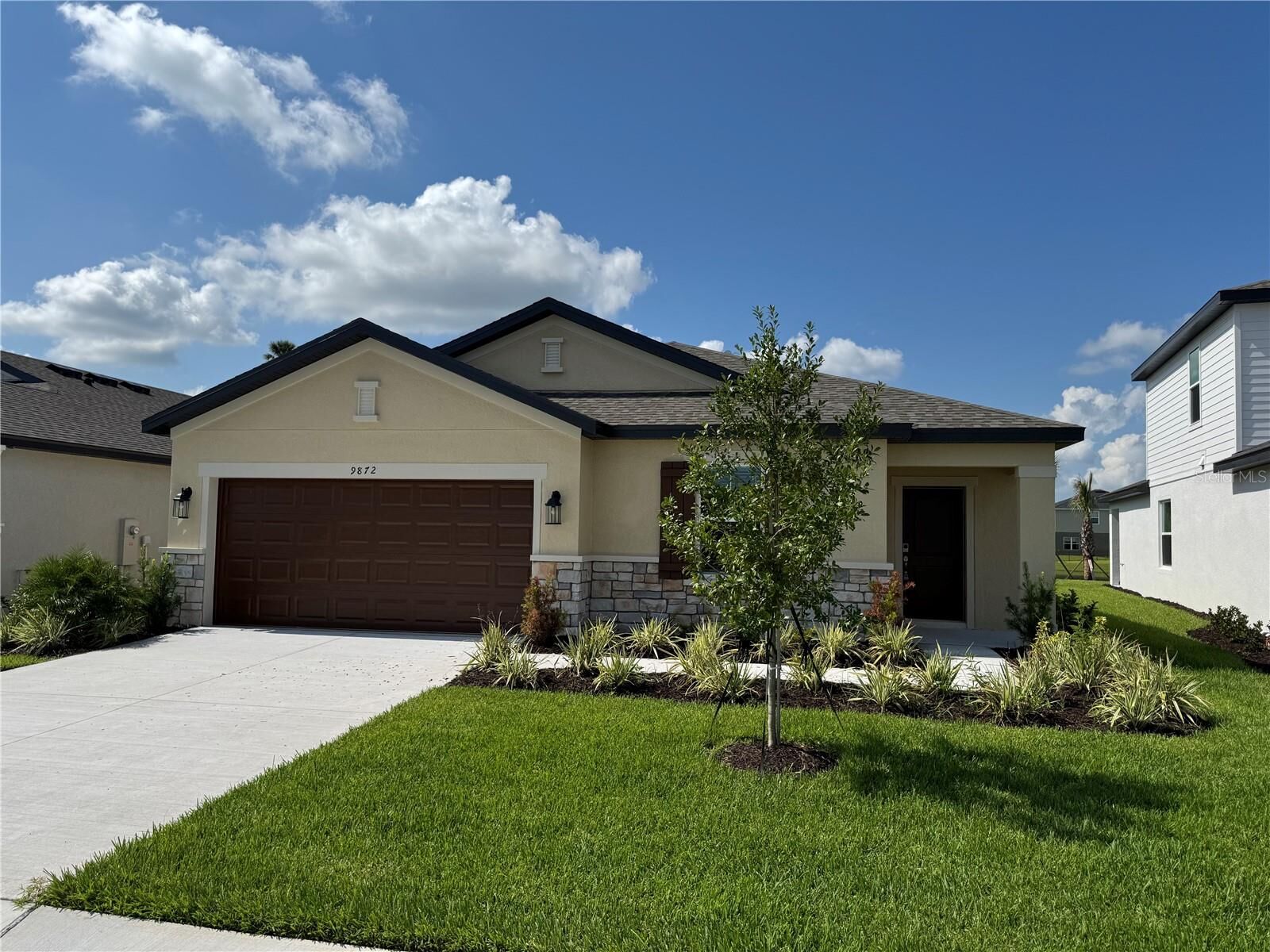 Property Photo:  9872 Last Light Glen  FL 34219 