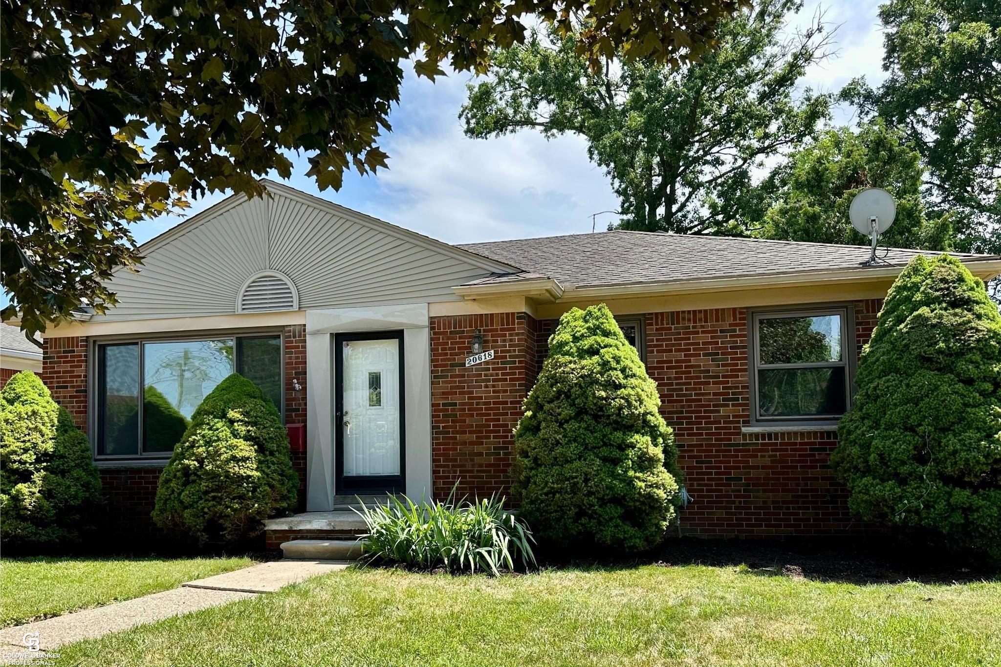 Property Photo: 20618 Sunnyside Street MI 48080
