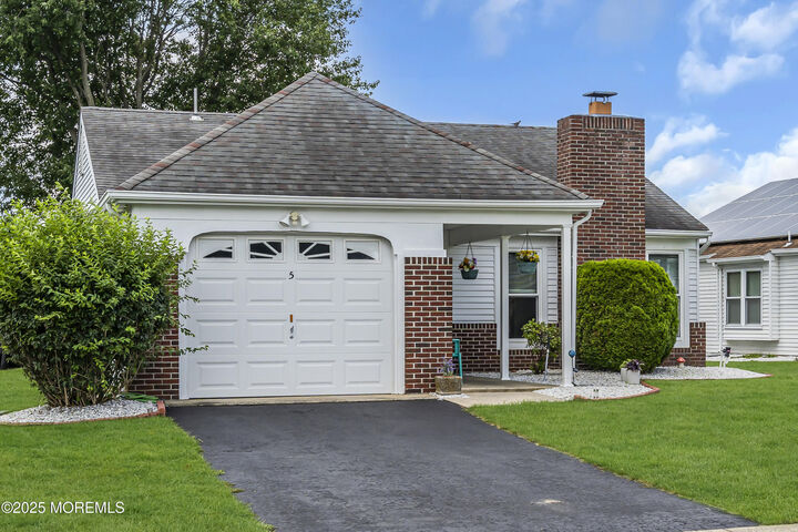 Property Photo:  5 Oakham Row  NJ 08759 