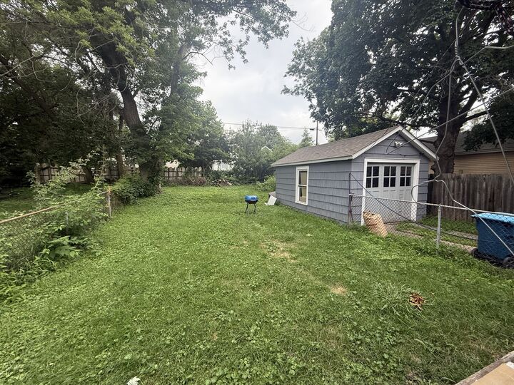 Property Photo: 609 S Union Street IL 60505