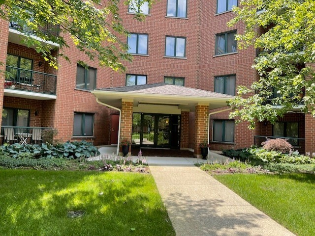 865 E 22nd Street 124  Lombard IL 60148 photo