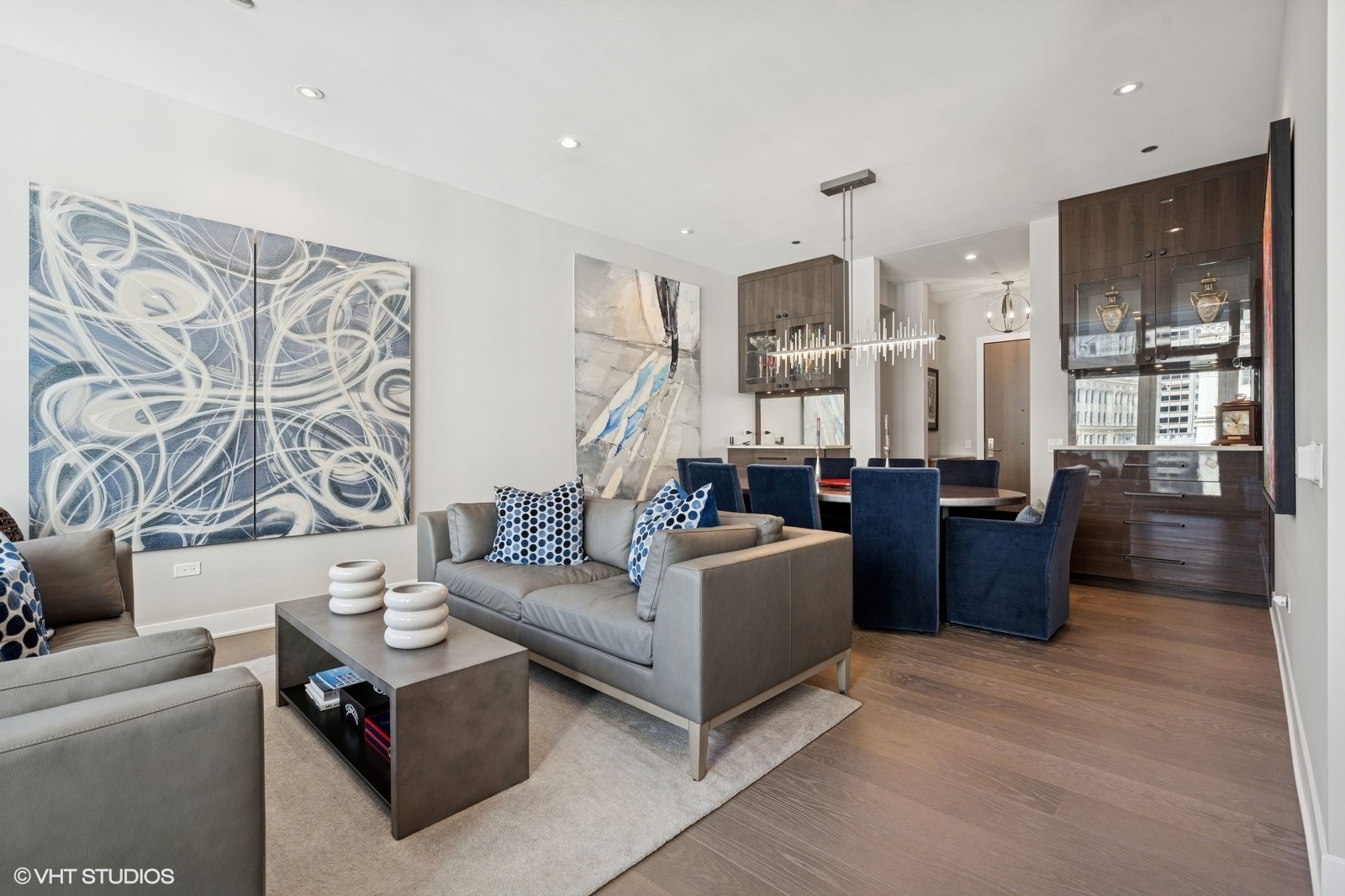 Property Photo: 403 N Wabash Street 15B IL 60611