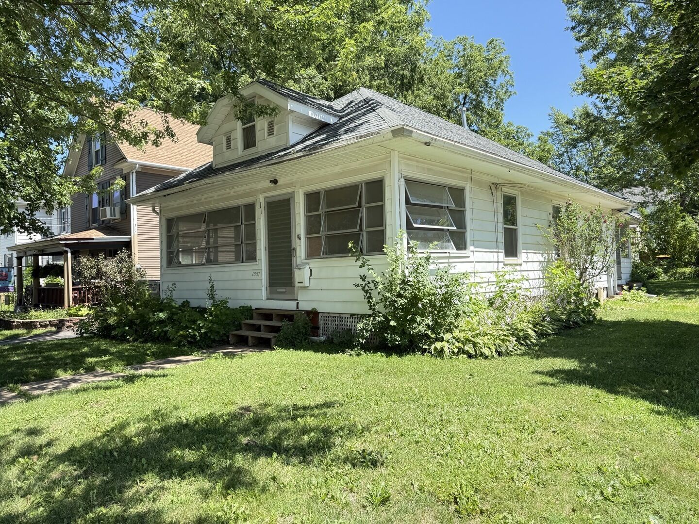 Property Photo: 1557 S Oak Avenue IL 61032