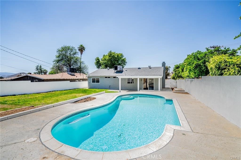 Property Photo:  28732 Paseo Diablo  CA 92587 