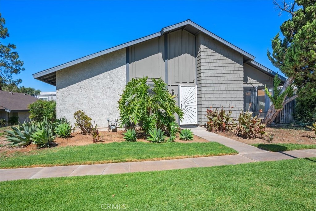 Property Photo:  6258 Avenue Juan Diaz  CA 92509 