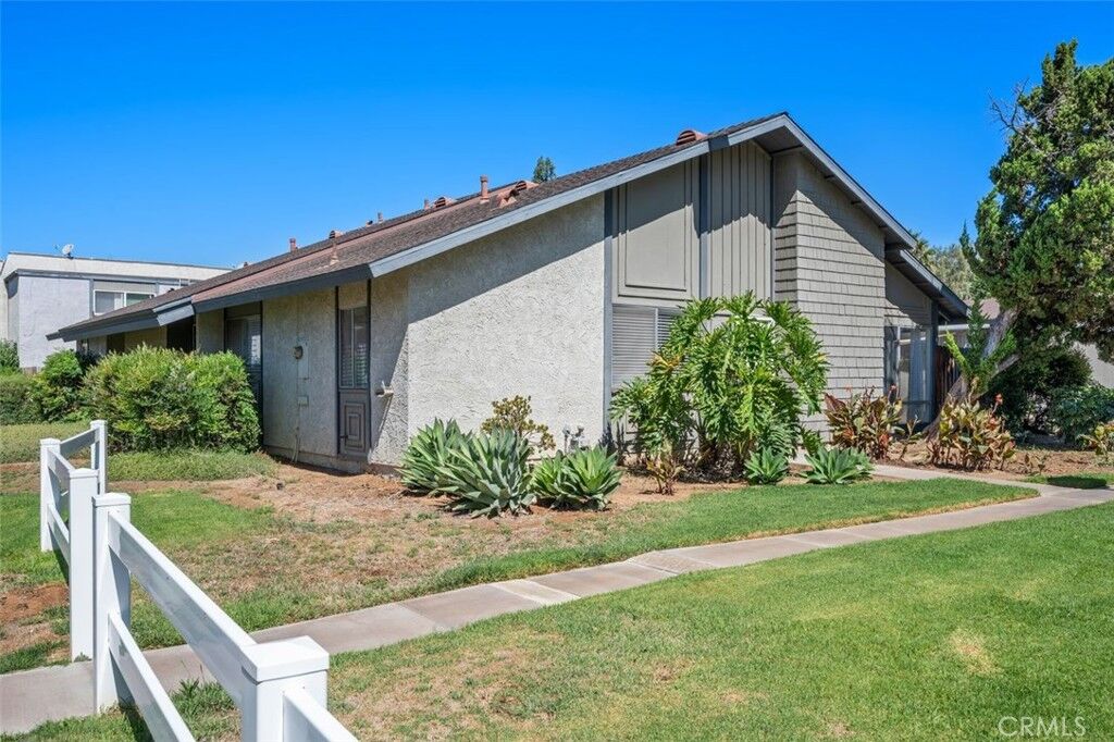 Property Photo: 6258 Avenue Juan Diaz CA 92509