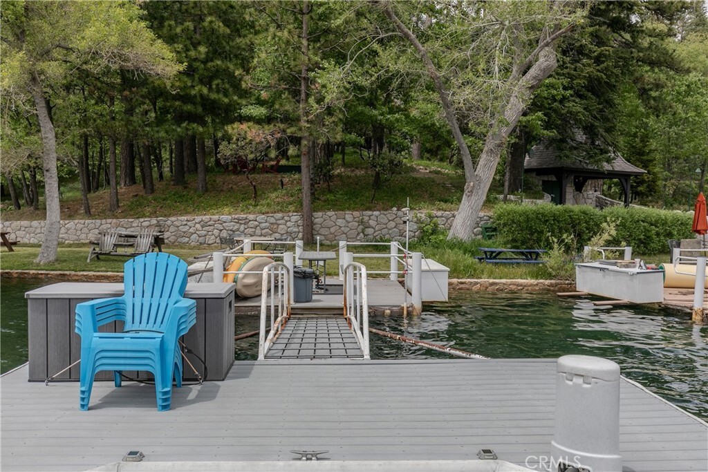 Property Photo: 427 427A CA 92352